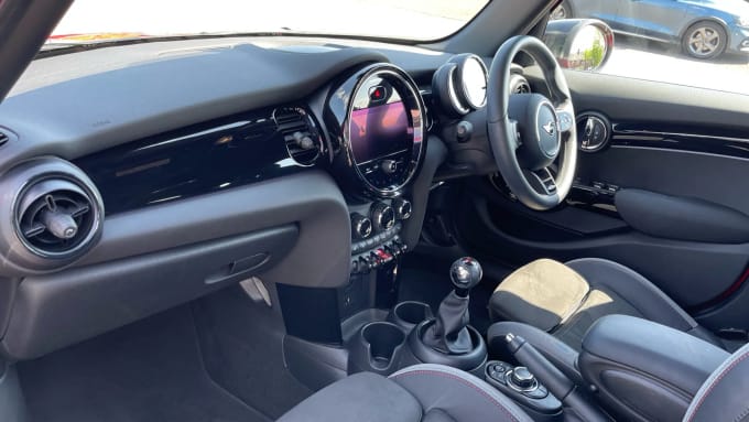 2022 Mini Hatch