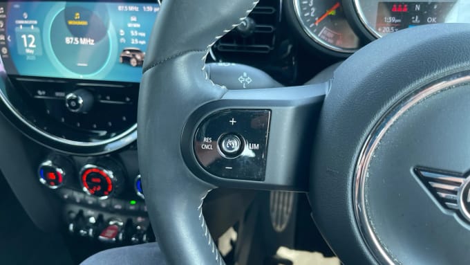 2022 Mini Hatch