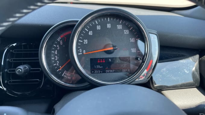 2022 Mini Hatch