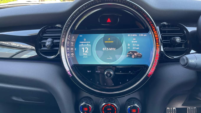 2022 Mini Hatch
