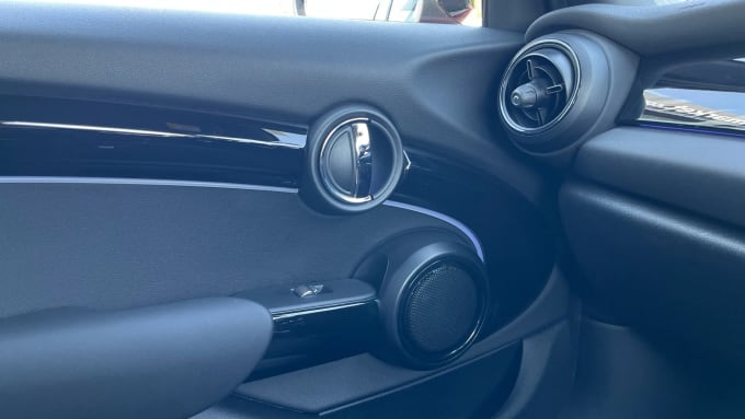 2022 Mini Hatch