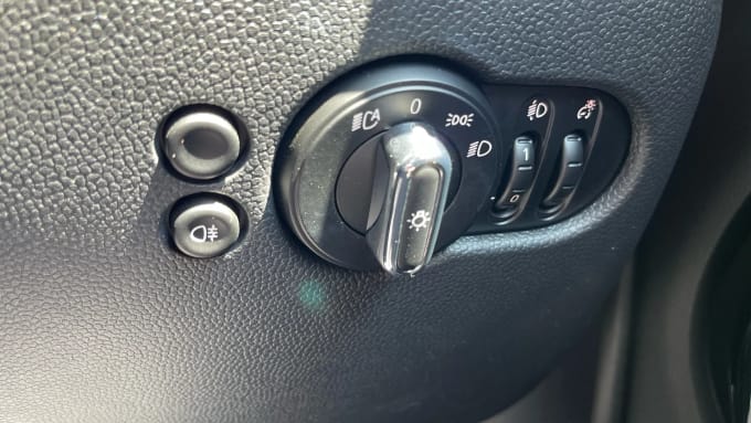 2022 Mini Hatch