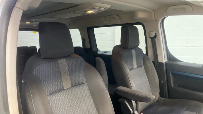 2021 Peugeot Traveller