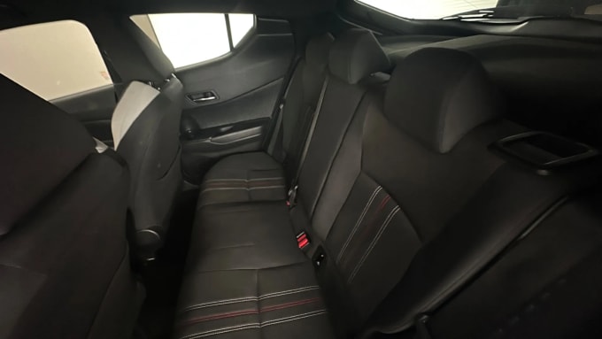 2022 Toyota C-hr