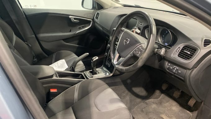 2016 Volvo V40
