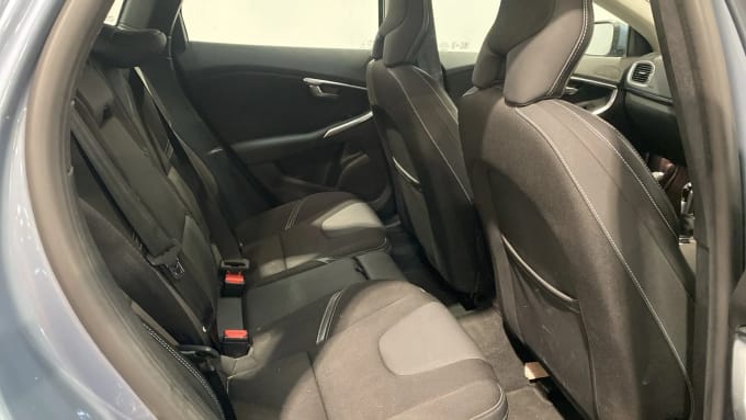 2016 Volvo V40
