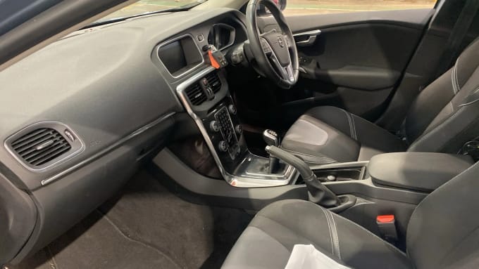 2016 Volvo V40