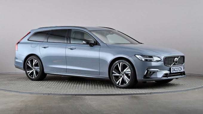 2022 Volvo V90