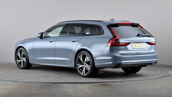 2022 Volvo V90