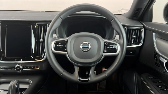 2022 Volvo V90