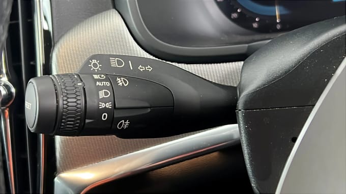 2022 Volvo V90