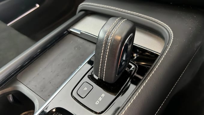 2022 Volvo V90