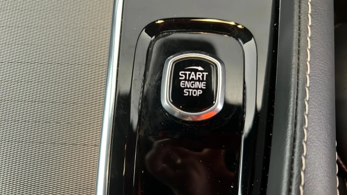 2022 Volvo V90