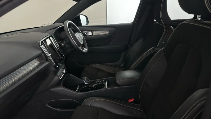 2022 Volvo Xc40