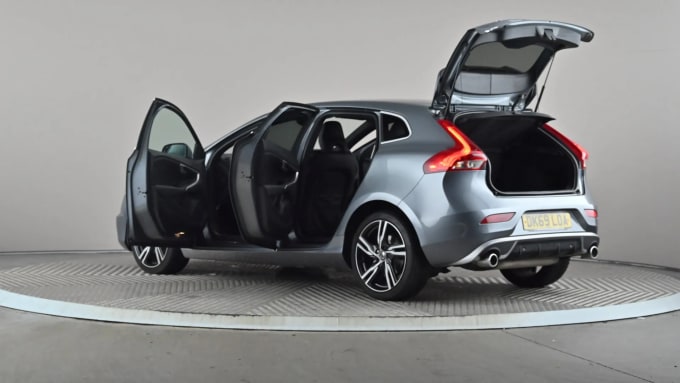 2019 Volvo V40