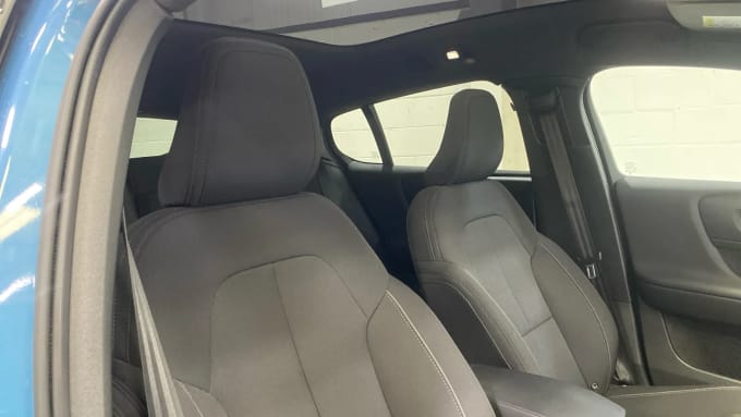 2022 Volvo C40