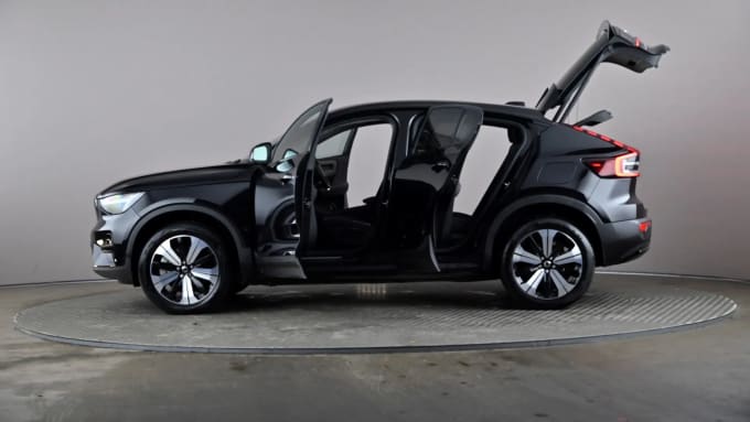 2022 Volvo C40