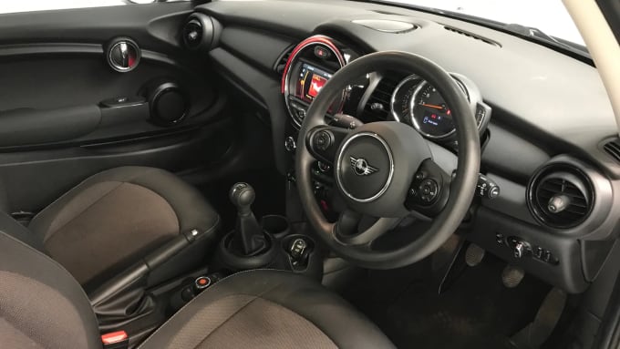 2021 Mini Hatch