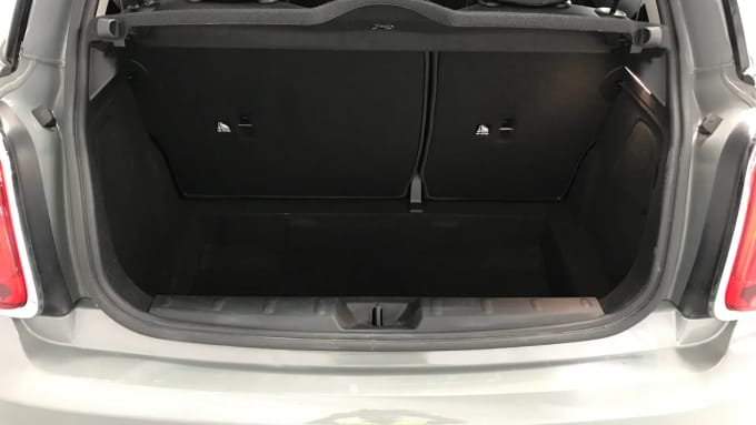 2021 Mini Hatch