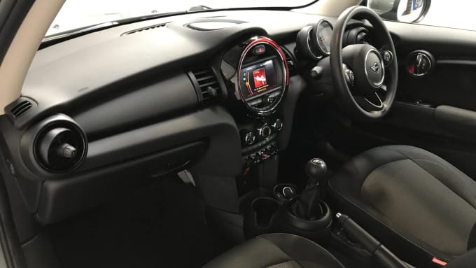 2021 Mini Hatch