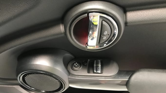 2021 Mini Hatch