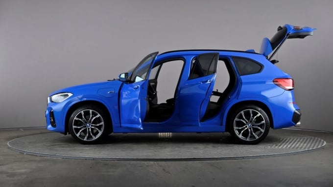 2022 BMW X1