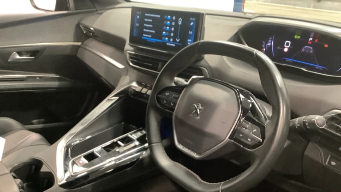 2023 Peugeot 5008