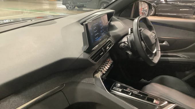 2023 Peugeot 5008