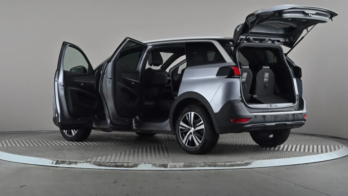 2023 Peugeot 5008