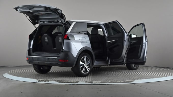 2023 Peugeot 5008