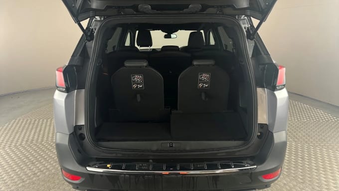 2023 Peugeot 5008