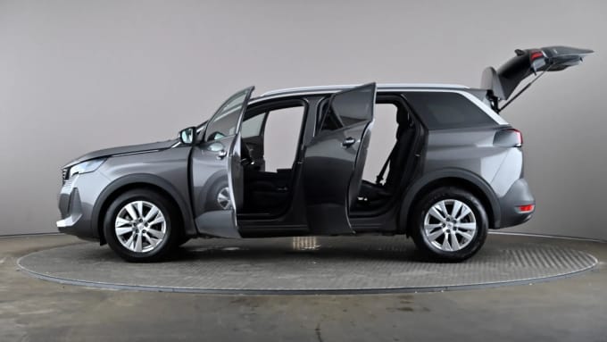 2023 Peugeot 5008