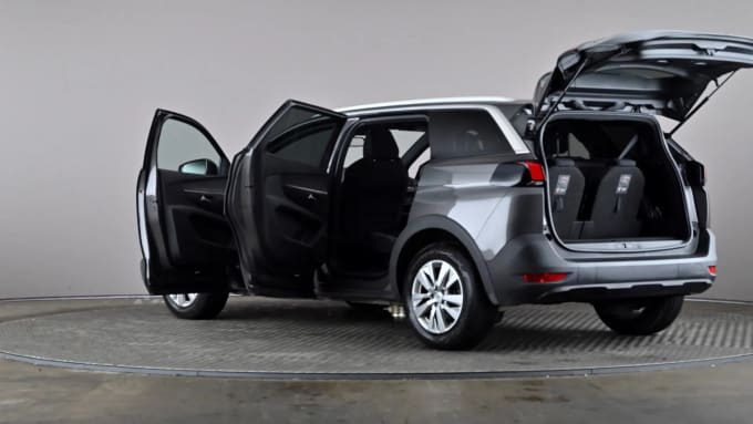 2023 Peugeot 5008