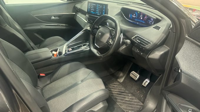 2023 Peugeot 5008