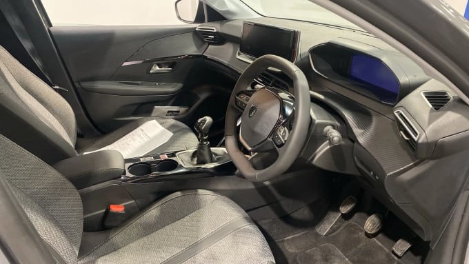 2025 Peugeot 208