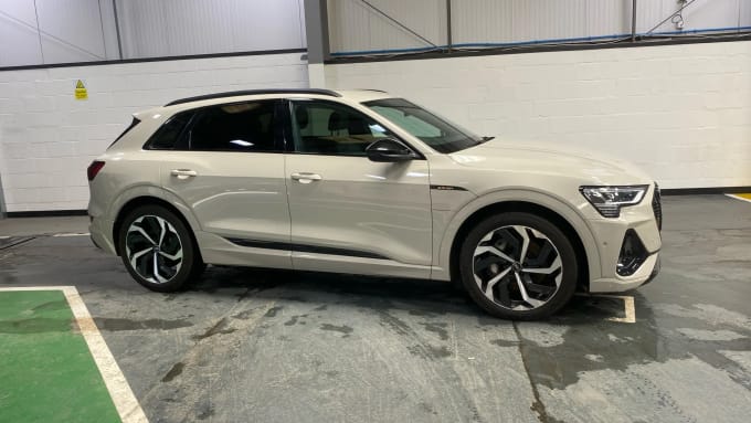 2022 Audi E-tron