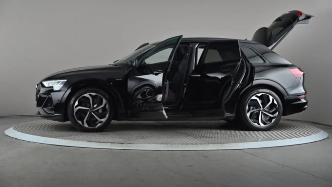 2022 Audi E-tron