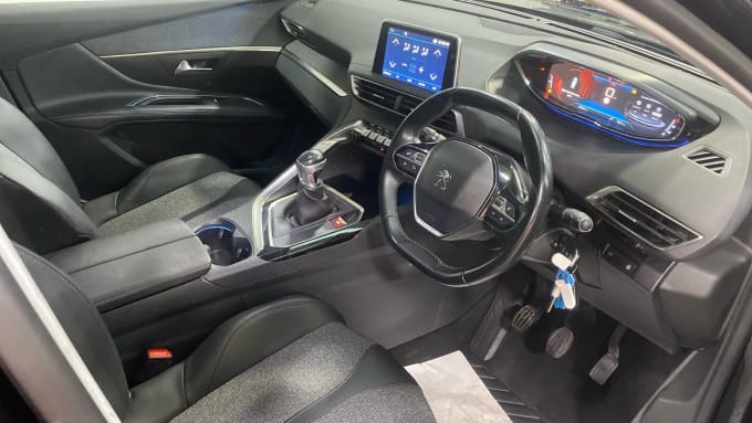 2020 Peugeot 5008
