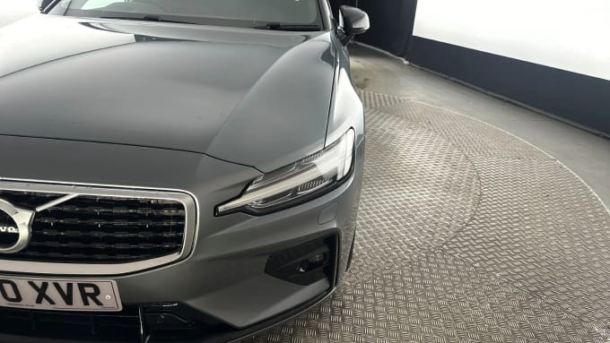 2020 Volvo V60