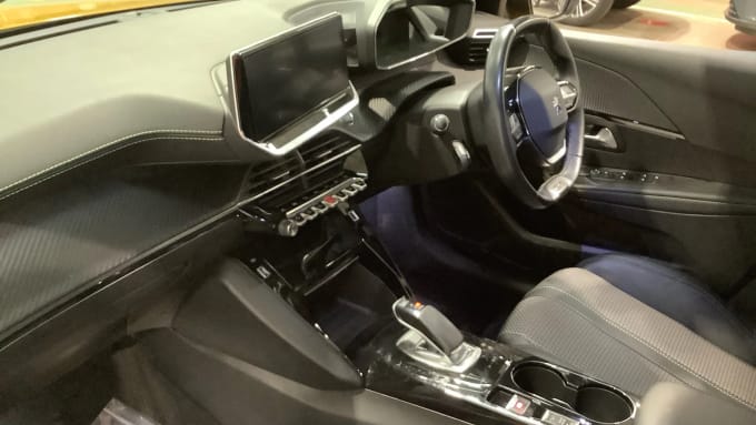 2021 Peugeot 208