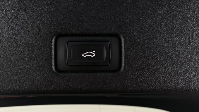 2022 Audi Q4