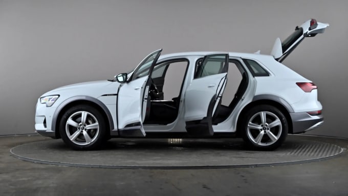 2022 Audi E-tron