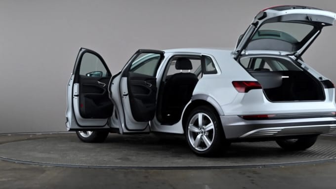 2022 Audi E-tron