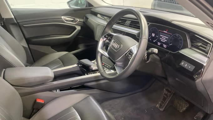 2022 Audi E-tron