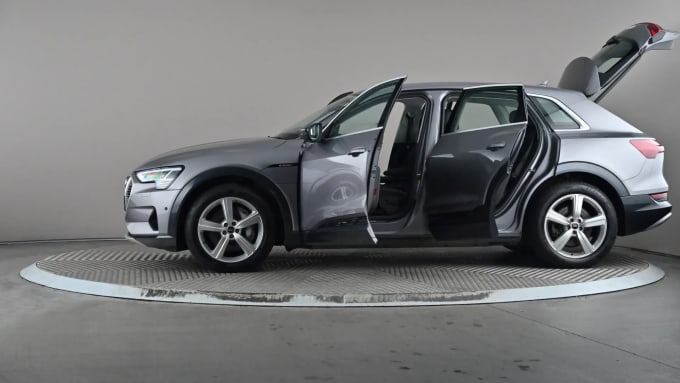 2022 Audi E-tron
