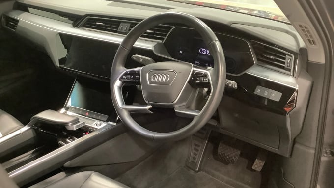 2022 Audi E-tron