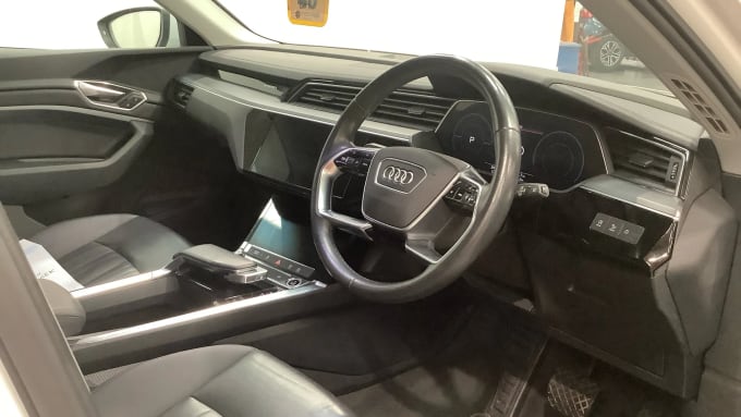 2022 Audi E-tron
