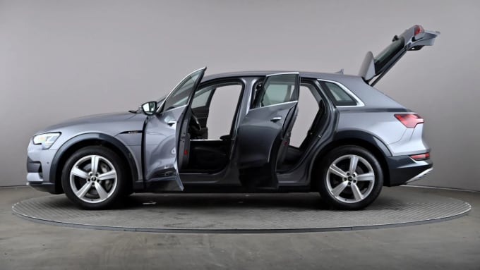 2022 Audi E-tron