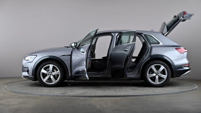 2022 Audi E-tron