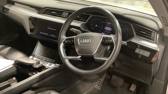 2022 Audi E-tron